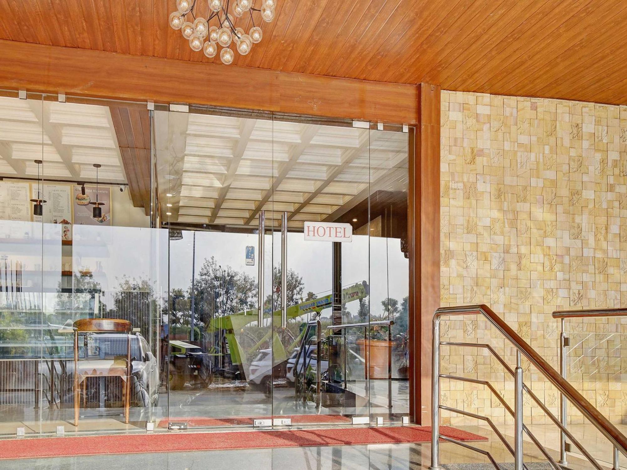 Hotel Passport Inn Yelahanka Exterior photo